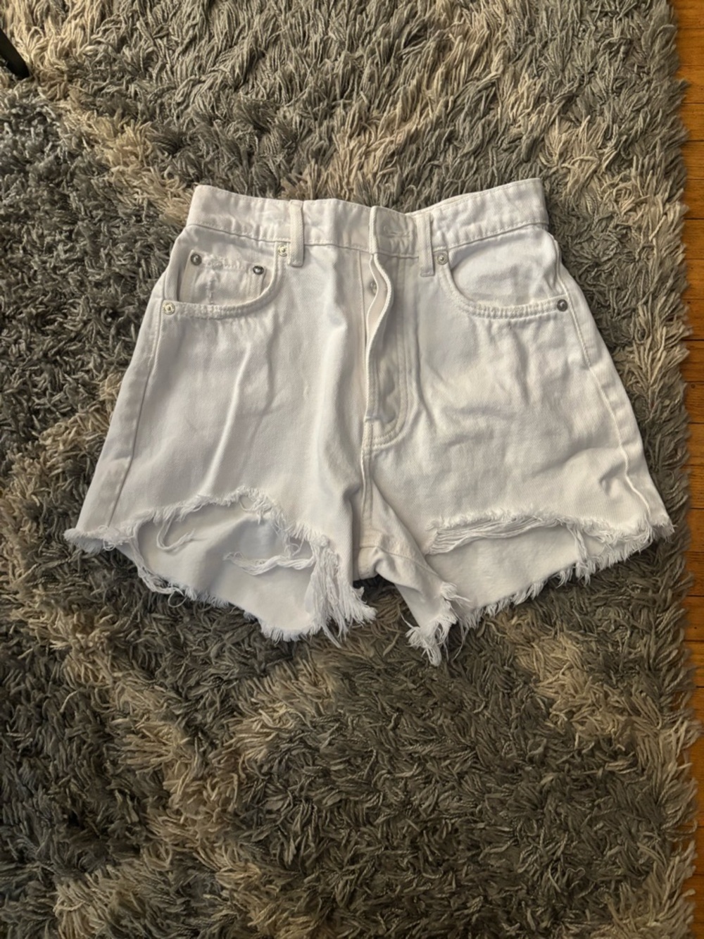Zara White Frayed Hem Denim Shorts